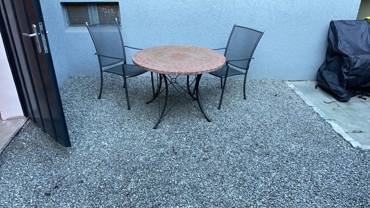 Art Boutique Budget Apartment Im Hinterhof Menden Altstadt Exterior foto